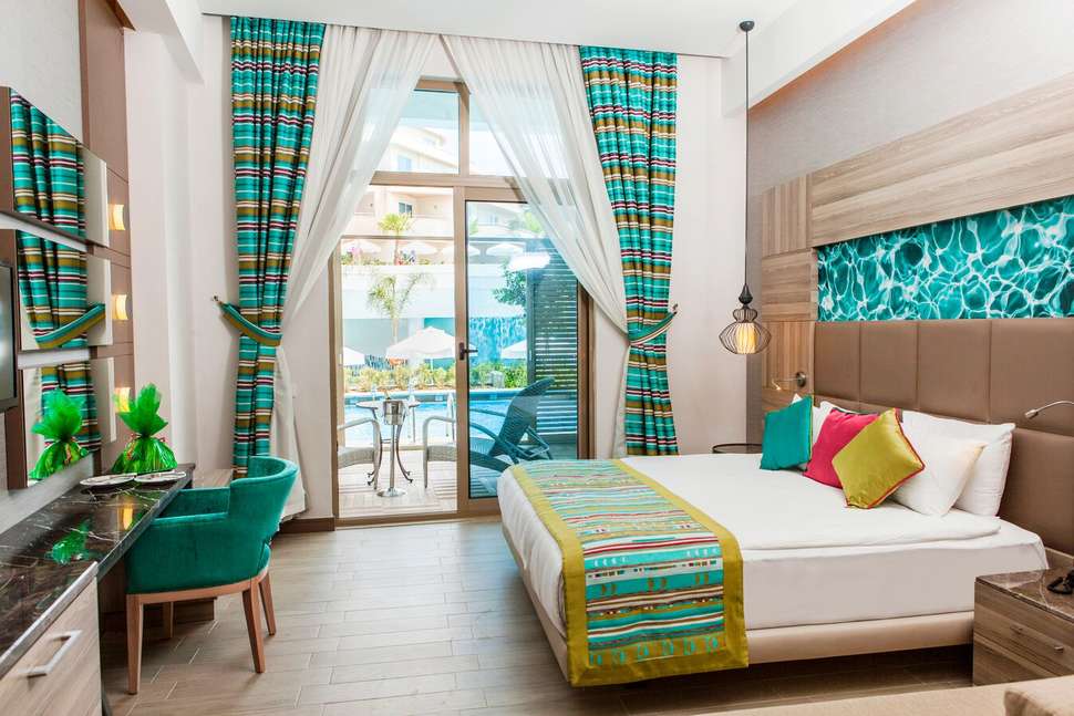 Long-Beach-Harmony-Hotel-Swim-Up-Kamer