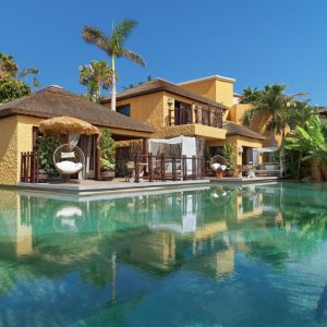 Royal River Luxury Hotel Swim Up Kamers