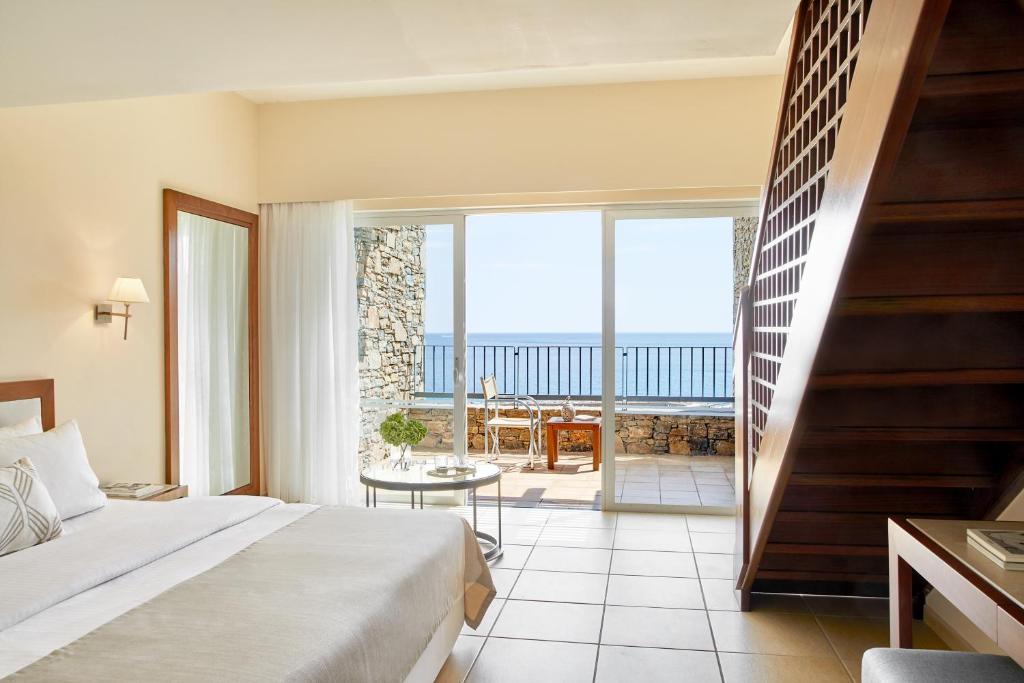 Swimup-Kamer-met-Uitzicht-op-Zee