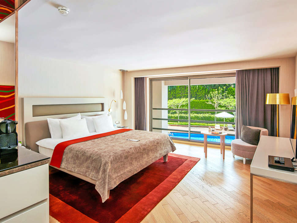 Maxx-Royal-Belek-Golf-Resort-Swim-Up