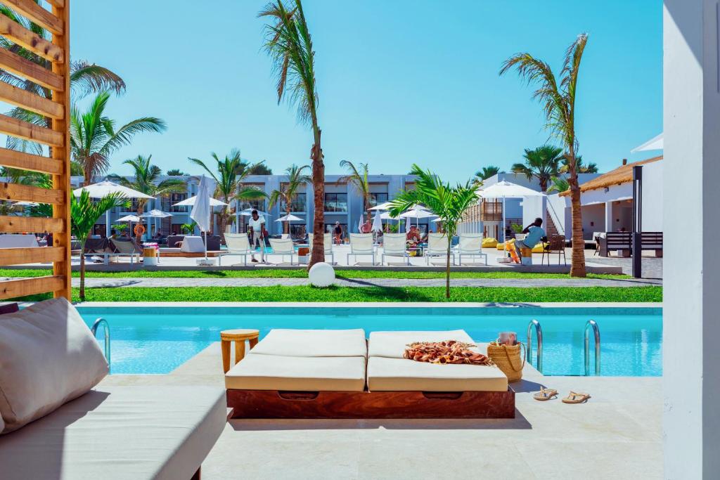 Sunprime-Tamala-Beach-Swim-Up.