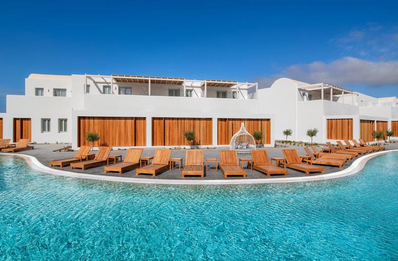 Hotel met Swim Up Kamers Op Santorini in Griekenland