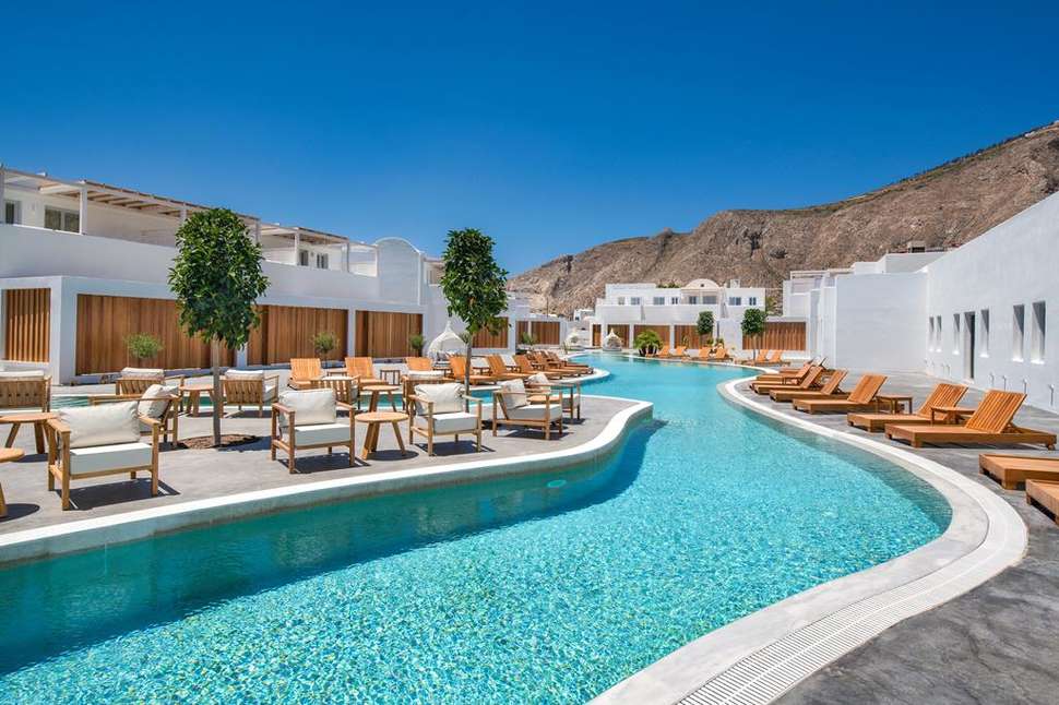 Hotel met Swim Up Kamers Op Santorini in Griekenland